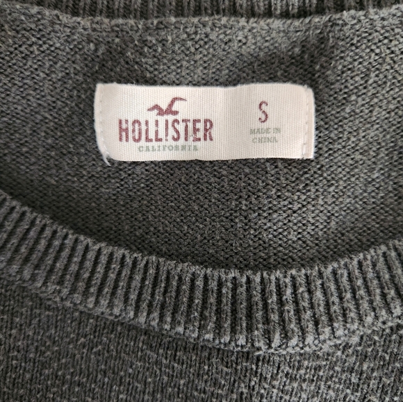 HOLLISTER VINTAGE CREWNECK SWEATER - Picture 5 of 5